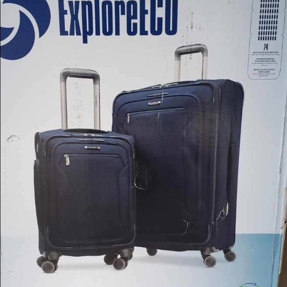 Two piece samsonite luggage set. charging port